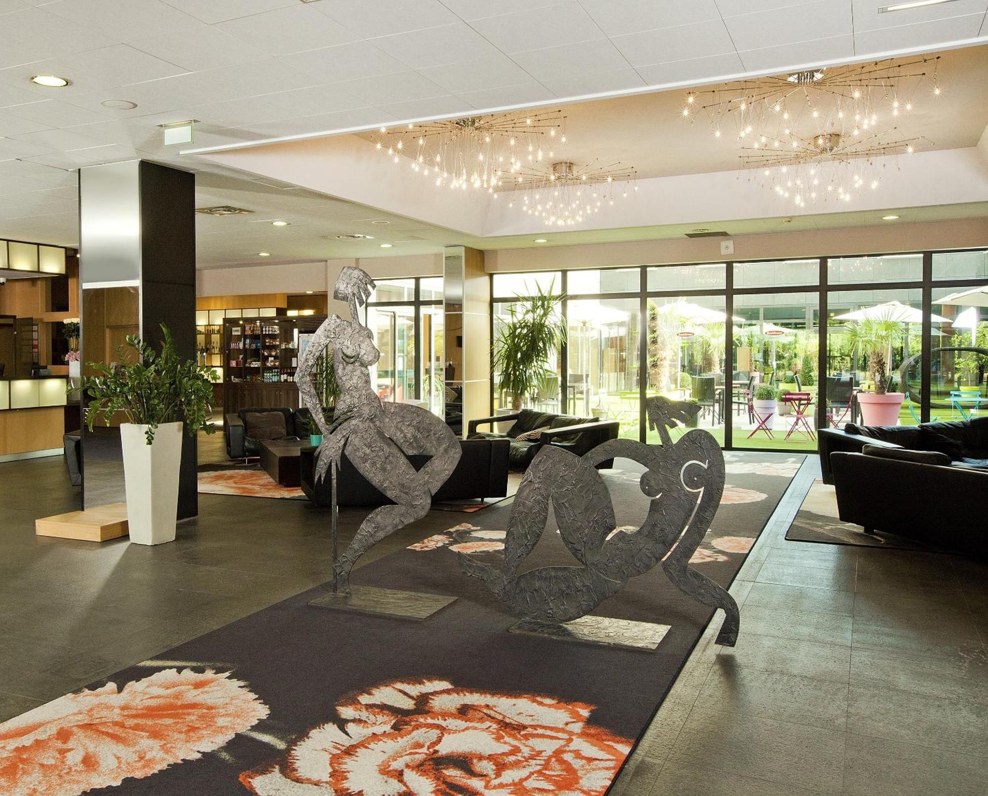 Apartahotel Residhome Paris Sénart 4*