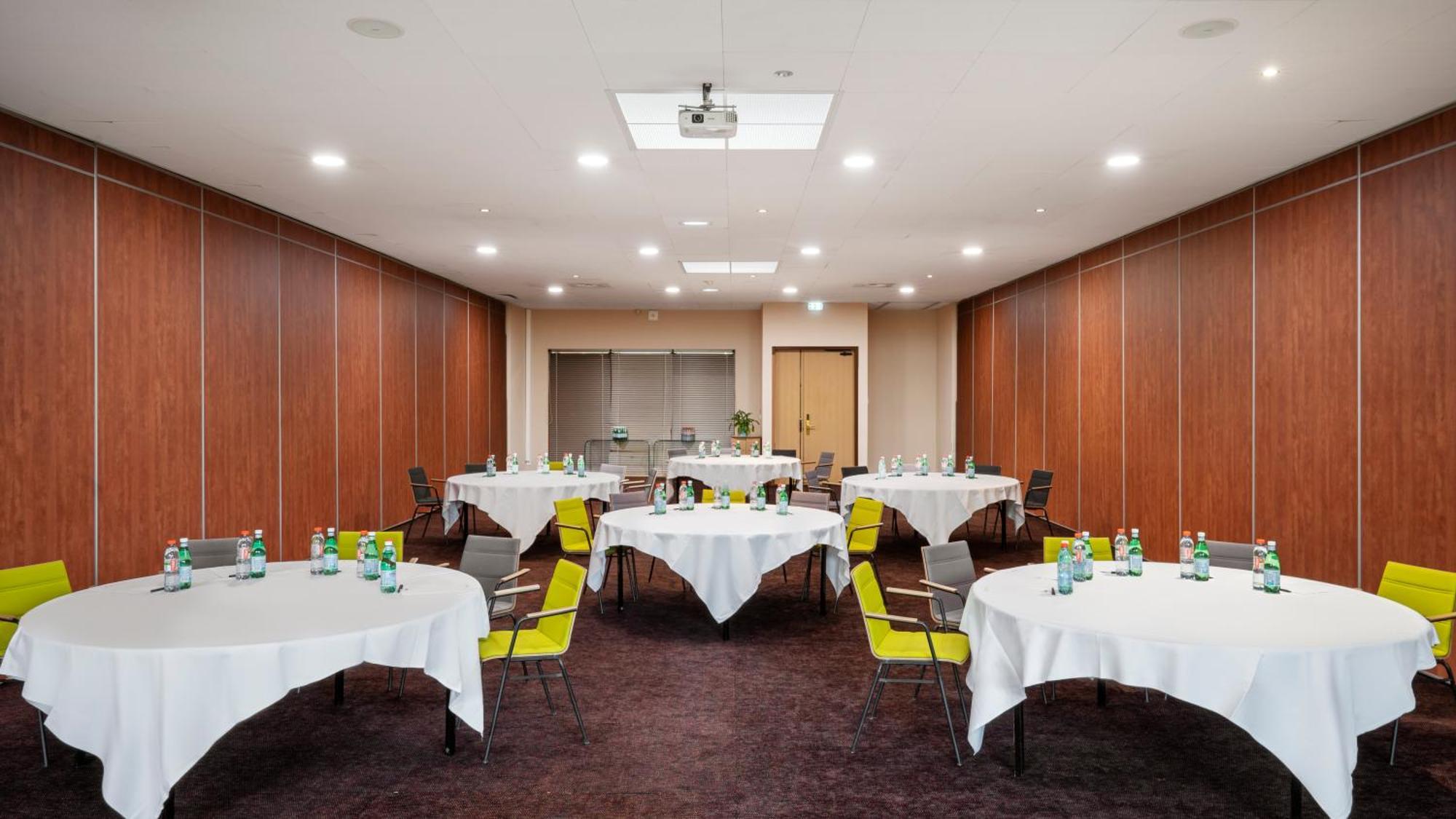 Residhome Paris Sénart Apartahotel 4*
